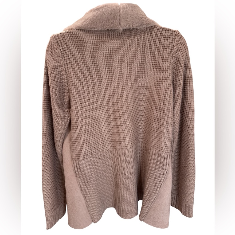 On 12th Women's pink taupe Lavender Faux Fur Collar sweater - Picture 7 of 7